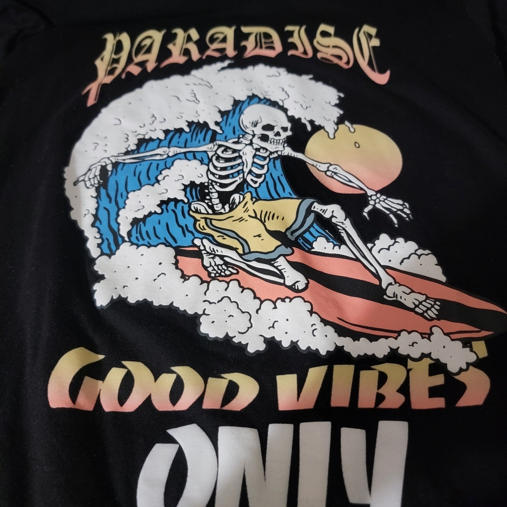 Black Graphic Tee with Skeleton Surf Design Boys Size 14/16